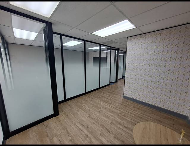 110M² OFFICE TO LET IN DUNKELD WEST